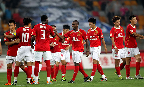 官方：因威胁并辱骂裁判，塞维利亚后卫马尔康-特谢拉停赛6场（官方通报：塞维利亚后卫马尔康-特谢拉因威胁辱骂裁判被禁赛6场）