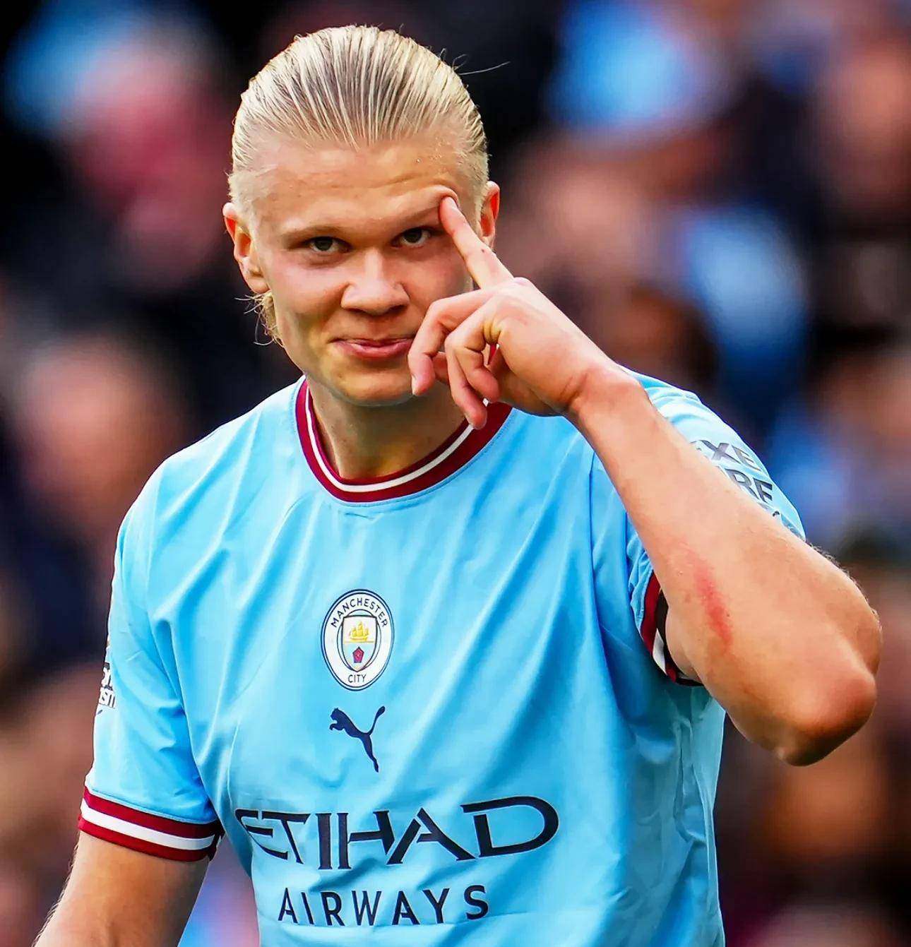 英超-狼队0-3曼联：送副班长首胜？NO！阿莫林要逼近欧冠区｜前瞻（英超前瞻：副班长别想开胡！狼队恐0-3负曼联，阿莫林率队逼近欧冠区）