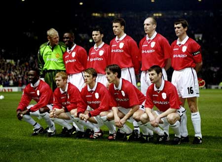 意外来客，切尔西和巴萨欧冠赛前一只狐狸闯入斯坦福桥看台（欧冠赛前惊现狐狸闯入斯坦福桥看台，切尔西对巴萨迎来意外访客）