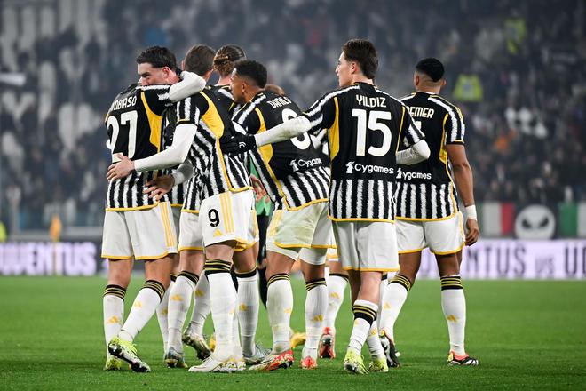 梅西美职联夺冠，C罗黯然神伤