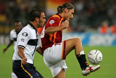 西甲第17轮观赛指南：皇马迎战塞维利亚；巴萨期待延续胜轨（西甲第17轮看点：皇马对阵塞维利亚，巴萨力争连胜）