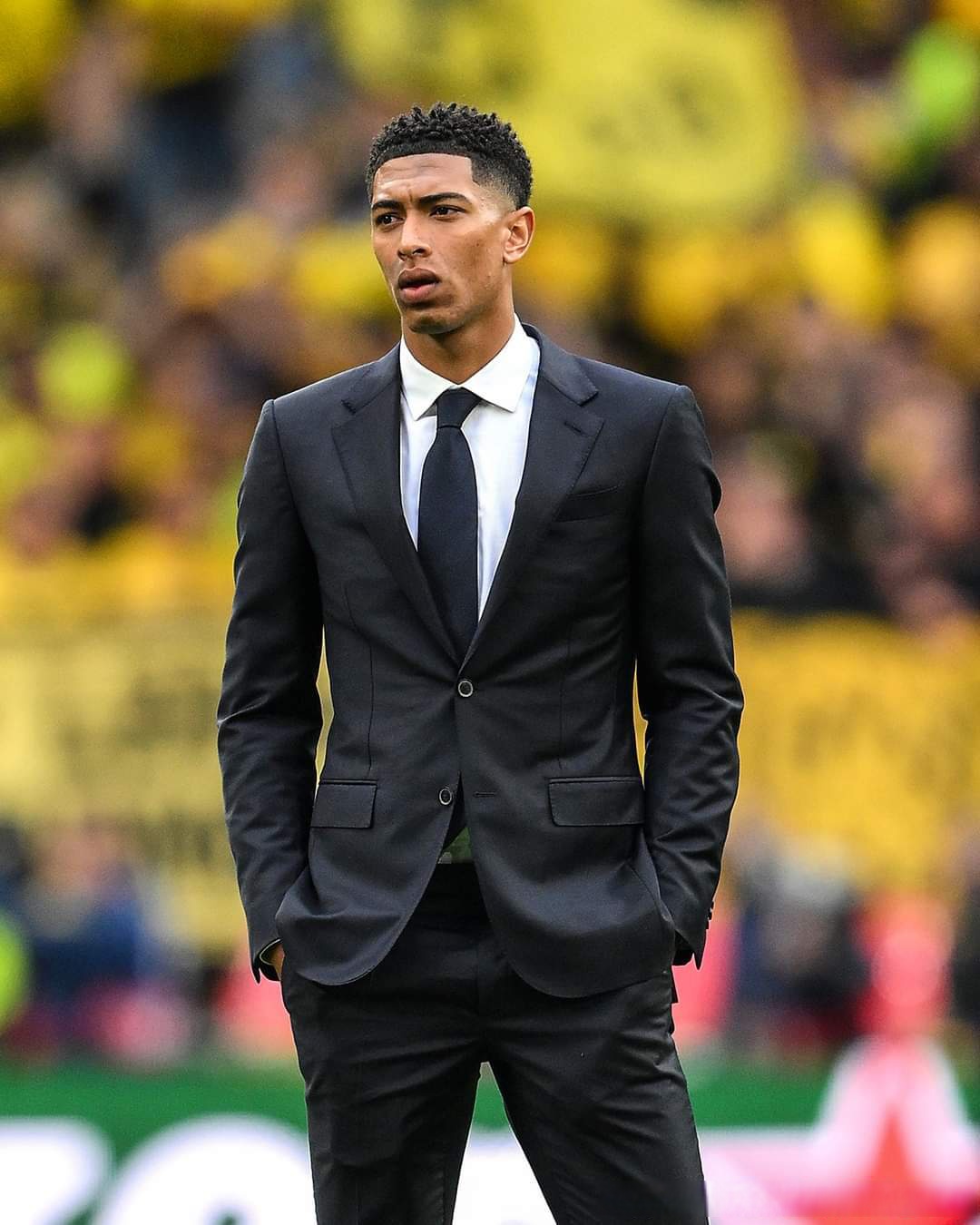 热那亚vs佛罗伦萨：洛伦佐-科隆博、厄斯蒂高首发，德赫亚、多多出战