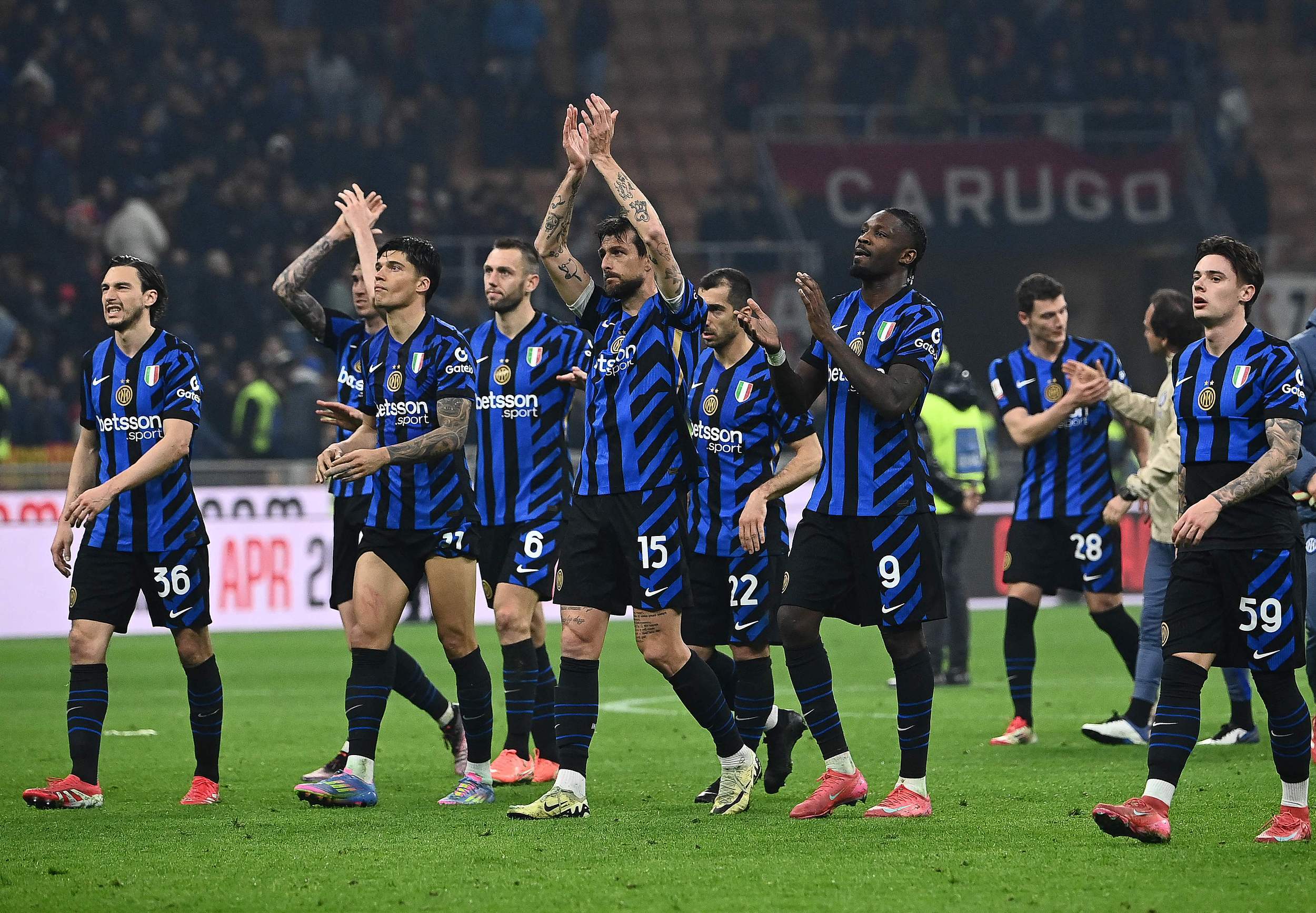 詹：现在的身体状态还不是很好；施洛特贝克整天说“废话”