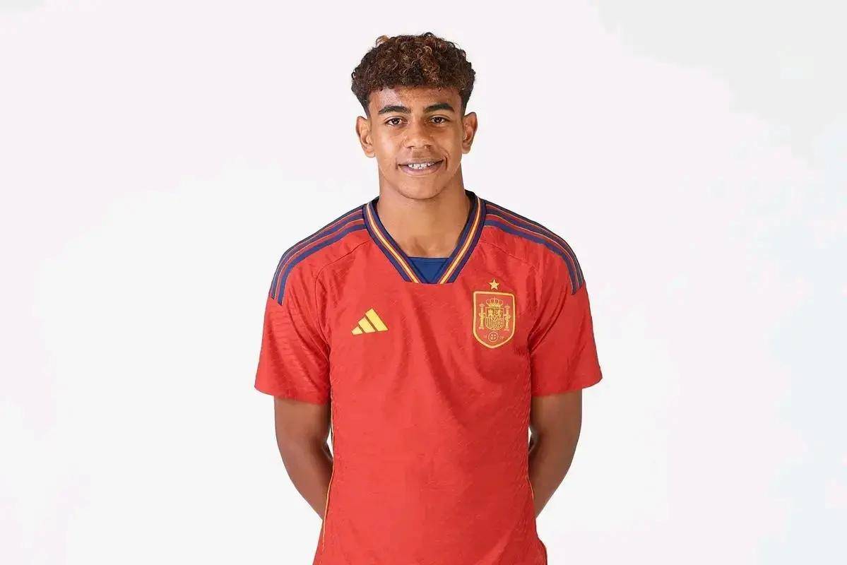 4豪门疯抢4000万巨星！26岁巴西妖王成冬窗最大悬念