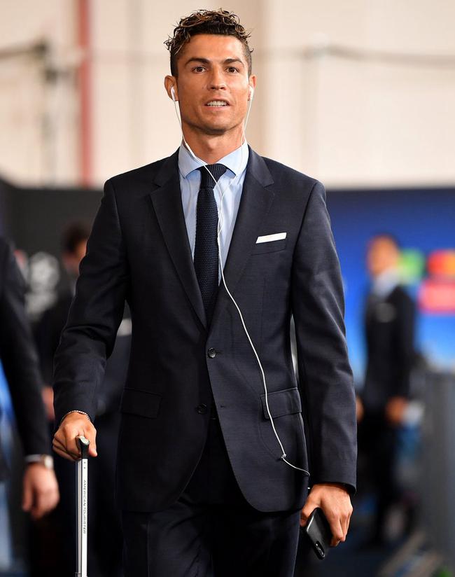 FPX官方：暂别往昔，万幸相遇，愿我们继续成为更好的自己